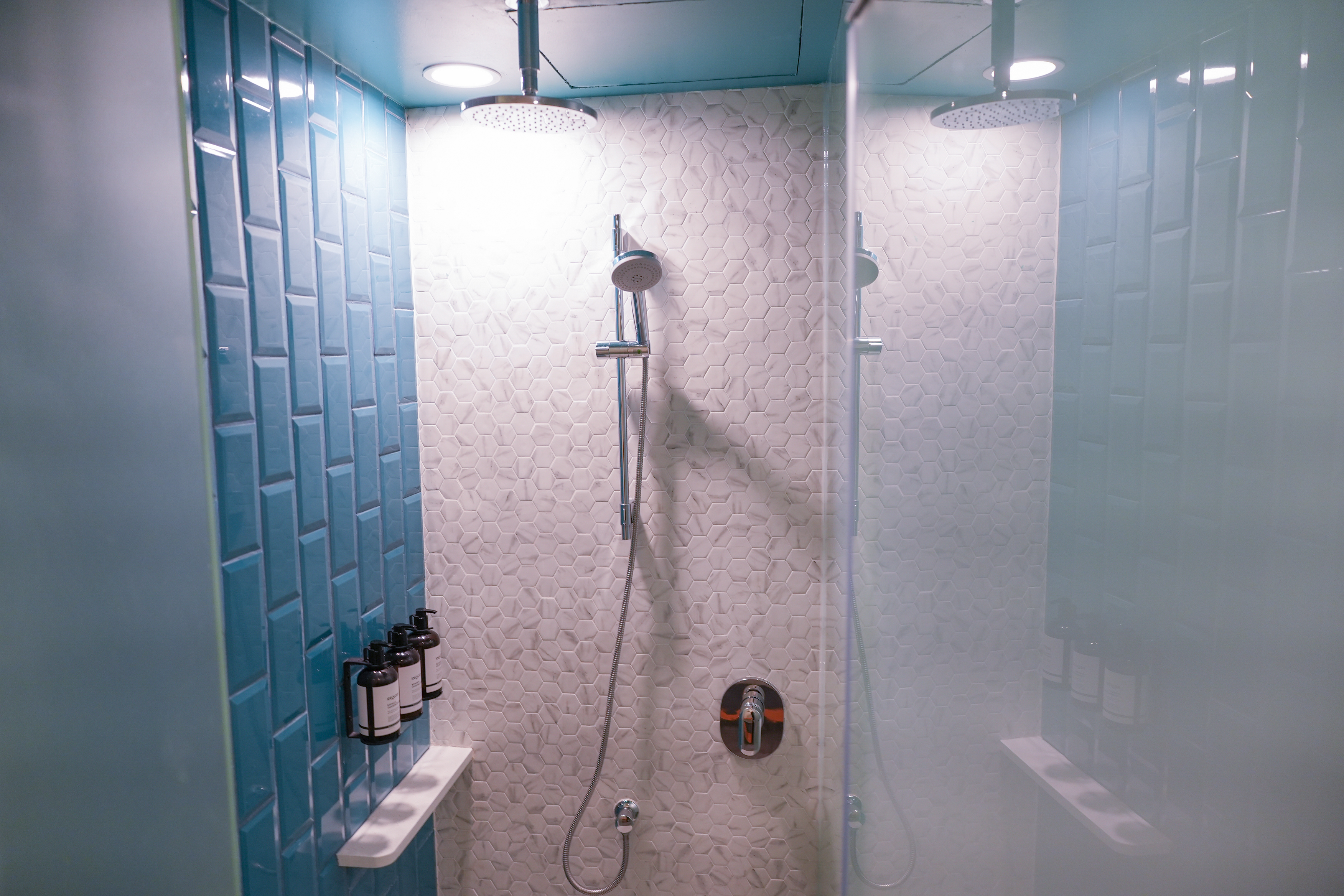 bathroom - shower (separate)