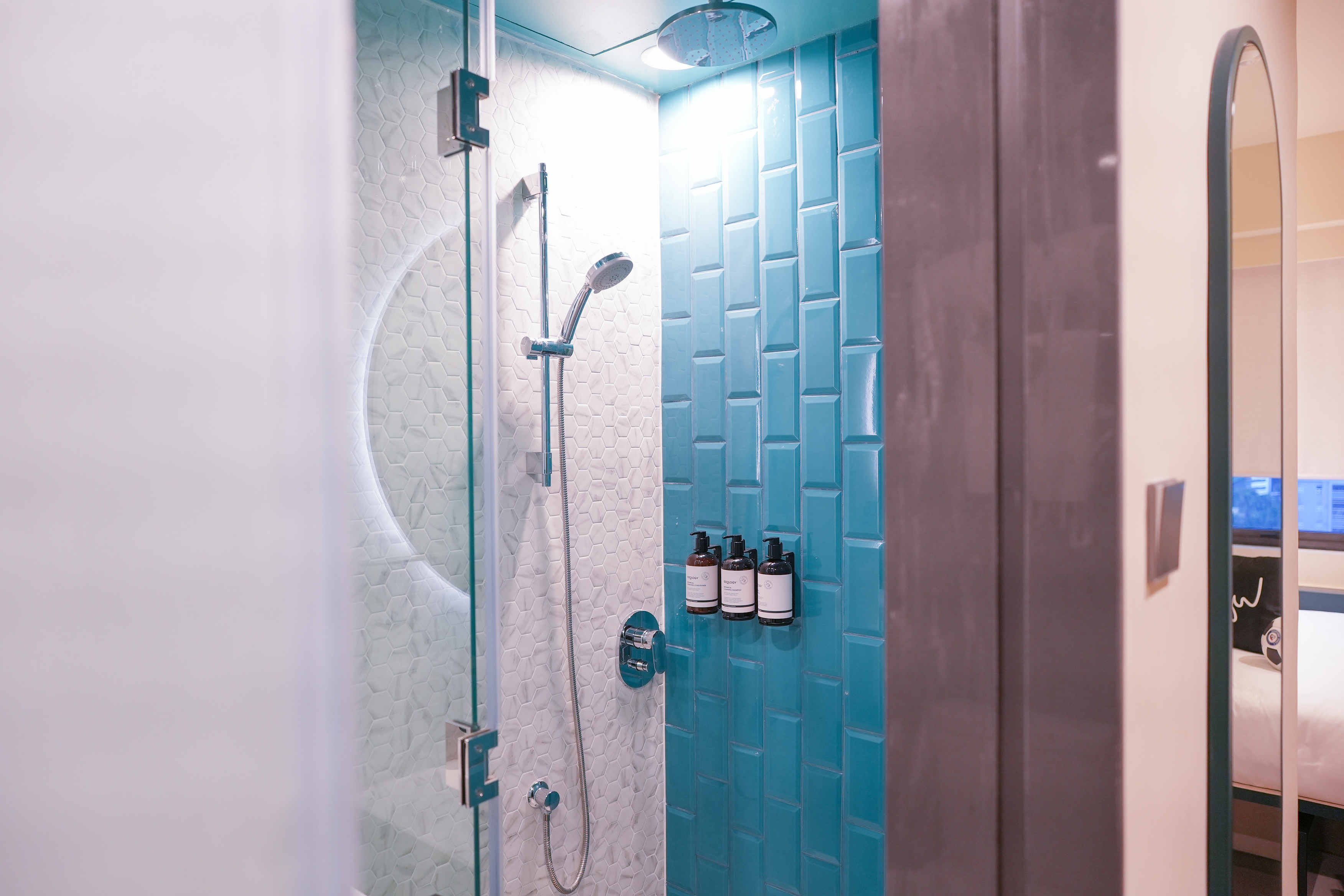 bathroom - shower (separate)