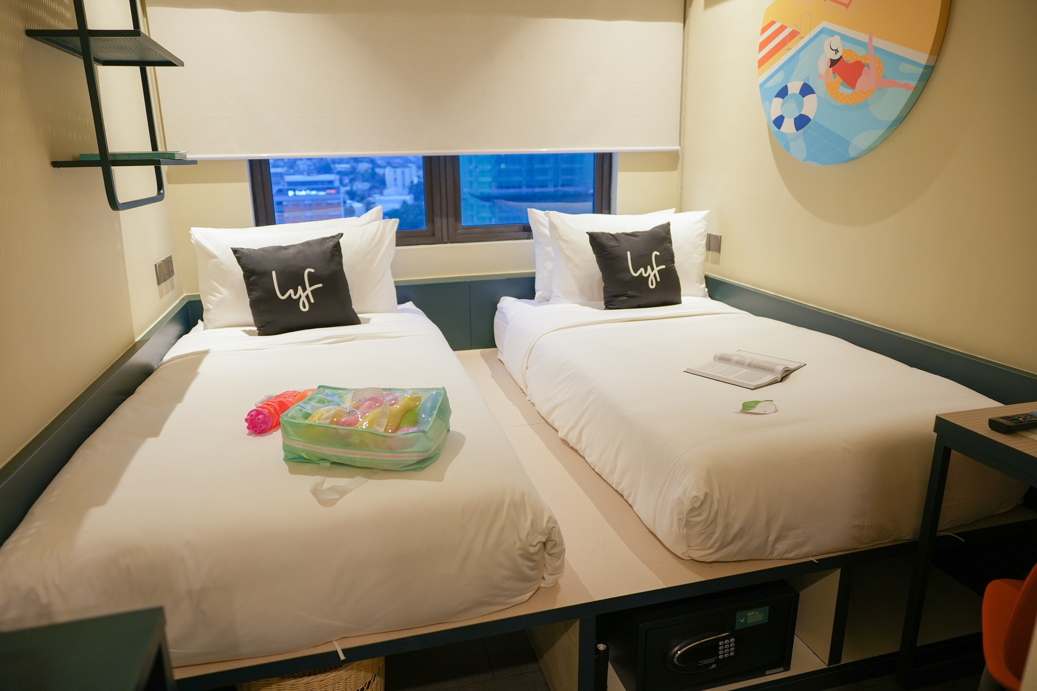 bed - double (2 single bed)(2)